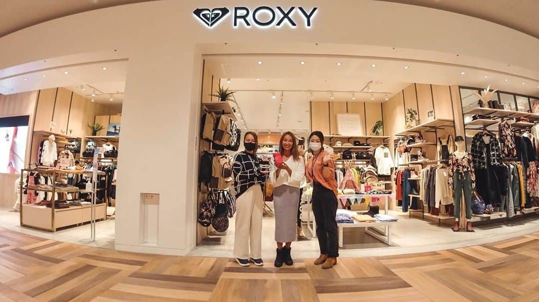 金子藍さんのインスタグラム写真 - (金子藍Instagram)「【ROXYストア】 ららぽーと愛知東郷に出来ました 国内2店舗目となるROXYストアに遊びに行ってきました❤️ . オンラインでも購入不可な東郷限定のタンブラーもありますし これからの季節にとても良い @hydroflask.jp × @roxyjapan のコラボのスープジャーも . 5枚目は @keliamoniz のデザインした水着👙 このシリーズすごく好き . 6枚目はエコバッグ ¥300でこの可愛さは買い . 駐車場広々なので是非見に行ってみてね❤️ . #roxy #roxyjapan #ロキシー #ららぽーと愛知東郷 #ロキシーストア #愛知 #豊橋 #東郷 #名古屋 #haneypresets」10月10日 17時14分 - aikaneko_surf