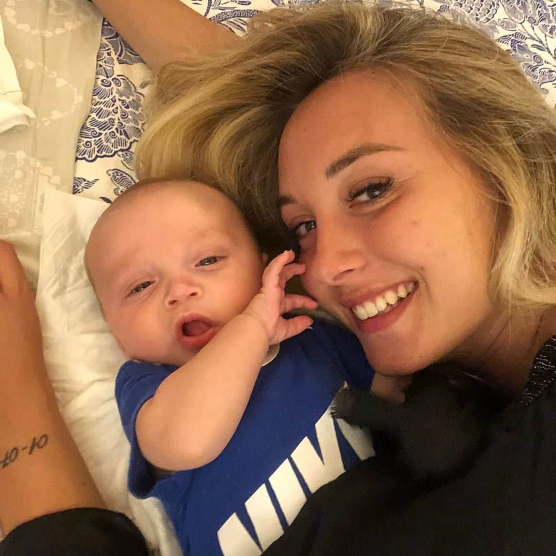ダニロ・カタルディのインスタグラム：「Buon compleanno amore mio❤️ Sei unica al mondo👨‍👩‍👦 ❤️」
