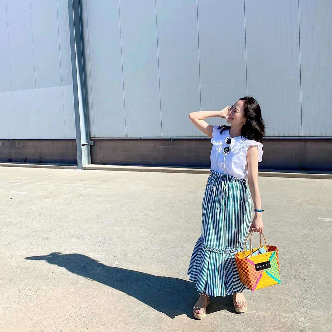 稀鳥まりやさんのインスタグラム写真 - (稀鳥まりやInstagram)「・ ・ 暑い☀️☀️☀️ いよいよ本格的に夏になって来ましたよ！日本はこれから冬ですね〜⛄️ 季節が逆ってやっぱり不思議だわ😳 髪の毛も夏に向けてカットしました👍カラーは地毛よりダークにチェンジ👩🏻✨✨ ・ ・」10月10日 16時13分 - mariya_kitori