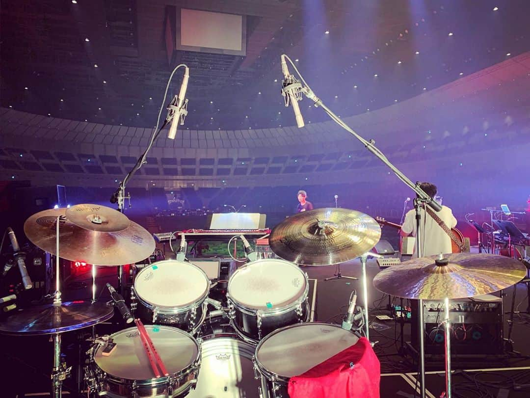 神谷洵平さんのインスタグラム写真 - (神谷洵平Instagram)「C&C DRUMS makes my life so rocks! Thank you so much for @ccdrumco   #ドラムの日　#drumsday」10月10日 16時17分 - junpeikamiya