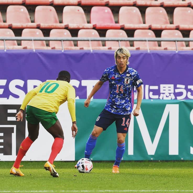 伊東純也さんのインスタグラム写真 - (伊東純也Instagram)「久々の代表戦！！ 🇯🇵VS🇨🇲 #daihyo #nationalteam」10月10日 16時40分 - 1409junya