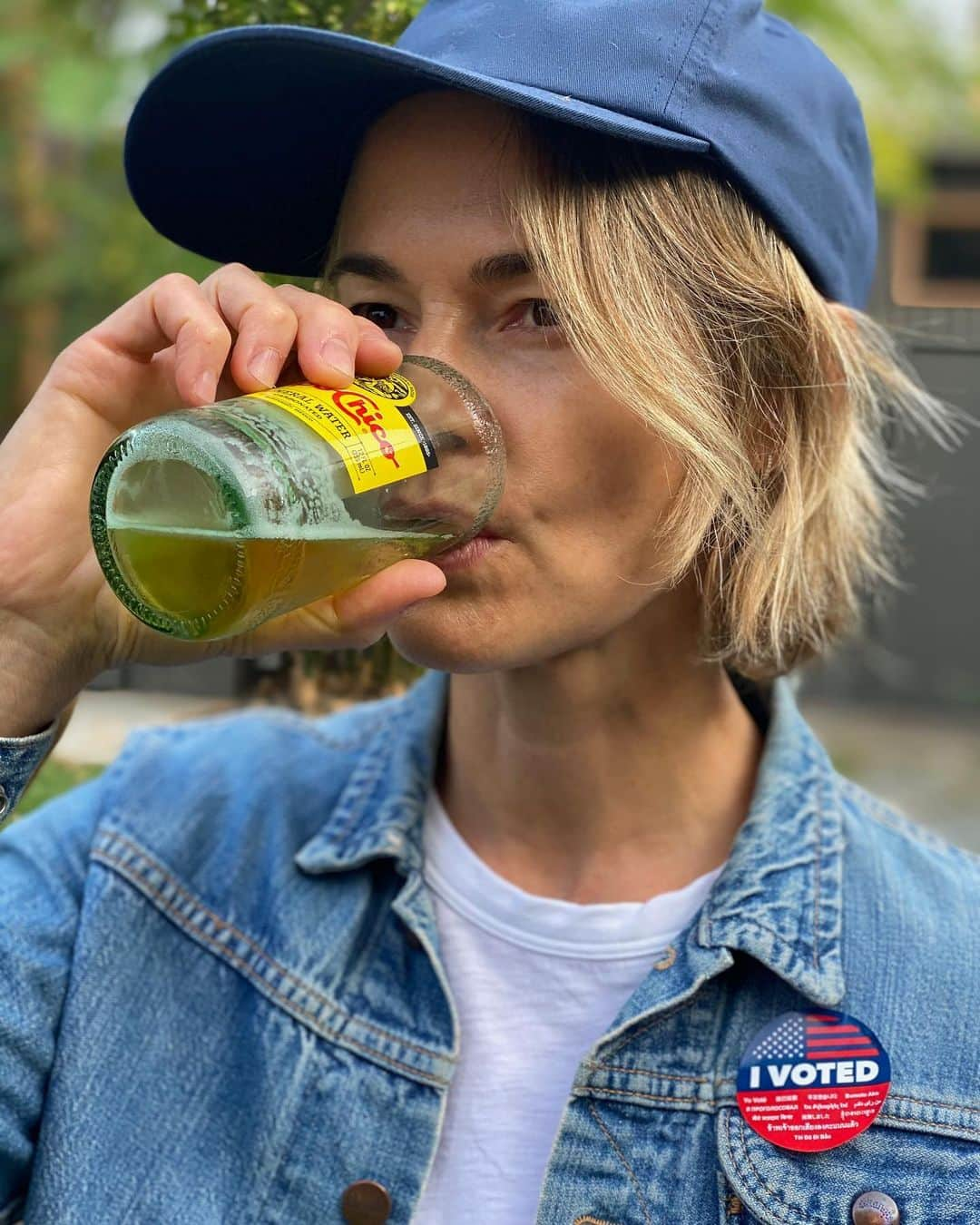 レイシャ・ヘイリーのインスタグラム：「Cheers to the blue wave 🌊 #VOTE #bidenharris2020」