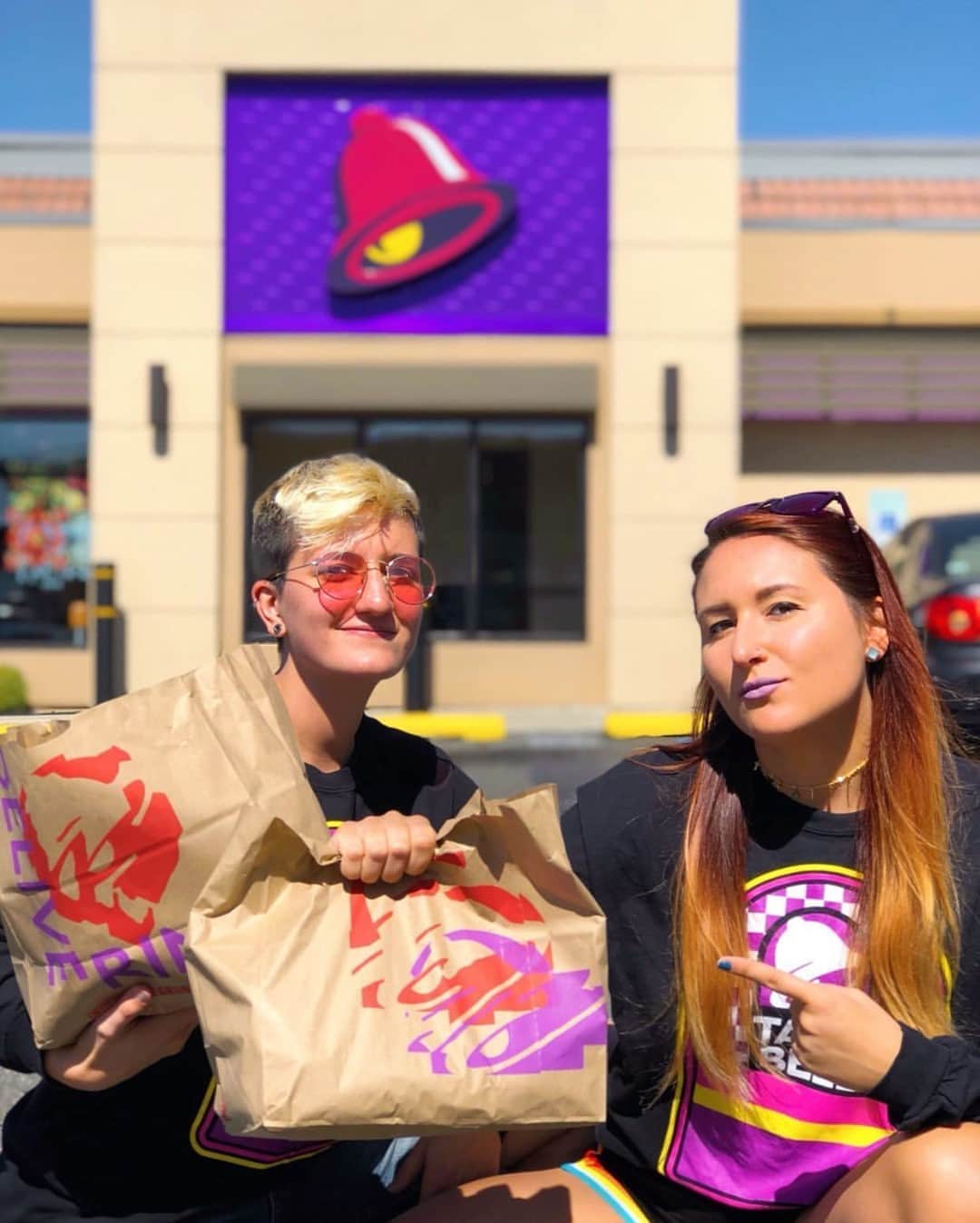 Taco Bellのインスタグラム：「@burritoandtortilla have it in the bag.」