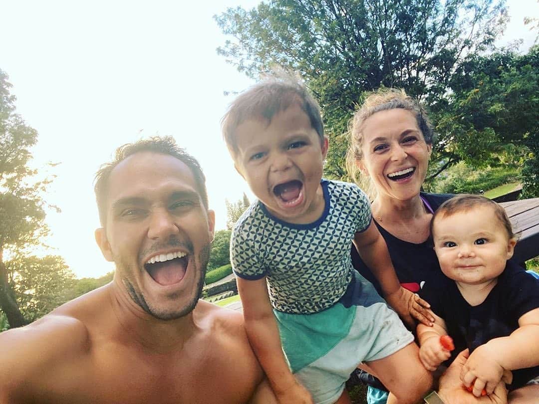 People Magazineさんのインスタグラム写真 - (People MagazineInstagram)「Alexa and Carlos PenaVega are opening up about their move from Los Angeles to Maui, where they've found a sense of community and serenity. ❤️ The couple made the move in 2017, and in the years since, they said they’ve found what they’d been for looking for in Hawaii. ☀️ “The L.A. mentality is work hard, play hard,” Alexa tells PEOPLE in this week's issue. “We're all about working hard, but first and foremost, it's our faith and our family.” 💕 Tap the bio link for more on their family's story.  #Regram @therealcarlospena」10月10日 9時25分 - people