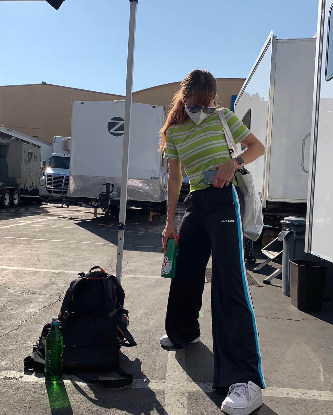 デビー・ライアンさんのインスタグラム写真 - (デビー・ライアンInstagram)「really glad to be back to work — grateful for all the new measures and practices that keep everyone safe on set and allow us to make movies again 🕊」10月10日 10時04分 - debbyryan