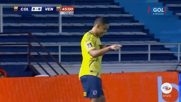 サッカー コロンビア代表チームのインスタグラム：「Revive el gol de @luisfmuriel9 para el 3-0 parcial  #VamosColombia 🇨🇴 #COLVEN  🎥 @GolCaracol」