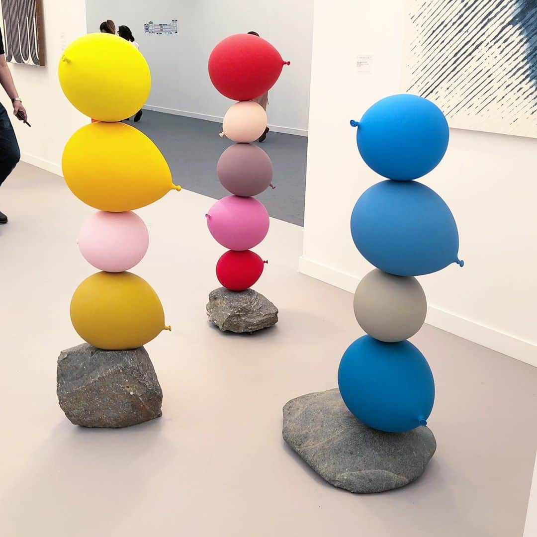 岡田育さんのインスタグラム写真 - (岡田育Instagram)「“Pebbly.” . #claudiafontes #gimhongsok #didierwilliam and more... #friezeartfair2019」10月10日 10時06分 - okadaic