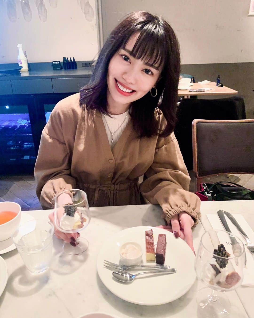 端田三奈未さんのインスタグラム写真 - (端田三奈未Instagram)「Happy weekend brunch time🥯☔️  髪切りました  #weekendcomes」10月10日 10時26分 - scr_mi