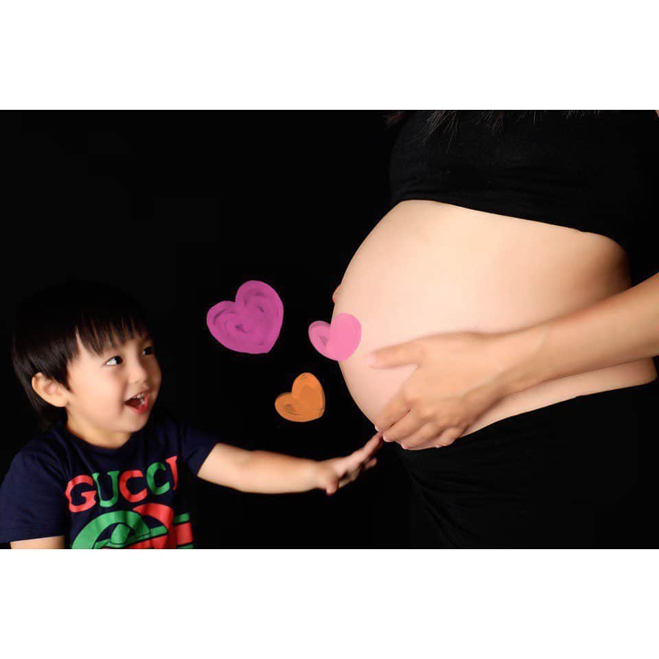 アレクサンダーさんのインスタグラム写真 - (アレクサンダーInstagram)「昨日マタニティーフォト🤰 撮ったよ❤️ 3年前と同じスタジオで #マタニティーフォト #gucci #niño  #男の子」10月10日 10時31分 - alexanderfriends