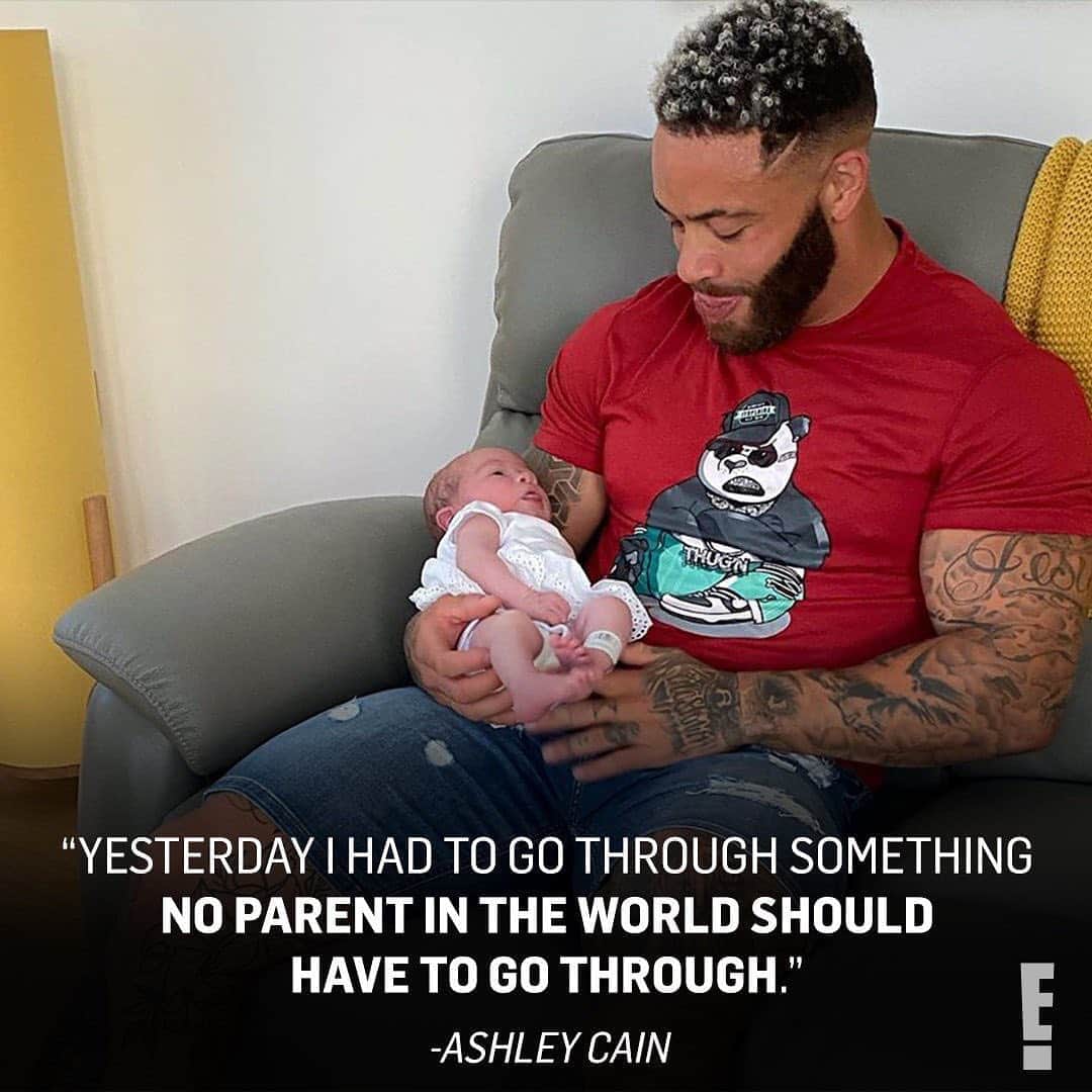 E! Onlineさんのインスタグラム写真 - (E! OnlineInstagram)「#TheChallenge's Ashley Cain revealed his newborn daughter has been diagnosed with a "rare and aggressive" form of leukemia. 💔 His emotional message for his baby girl is at the link in our bio. (📷: Instagram)」10月10日 11時15分 - enews