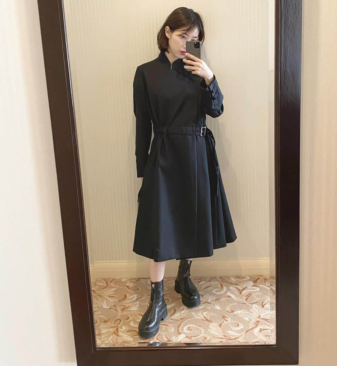 松本ゆいさんのインスタグラム写真 - (松本ゆいInstagram)「誕生日にはこの間一目惚れした ワンピース着た🥰  dress...#noirkeininomiya  shoes...#therow bag...#therow #まつゆいの服#ootd#fashion#birthdayfashion」10月10日 11時20分 - yui_m106