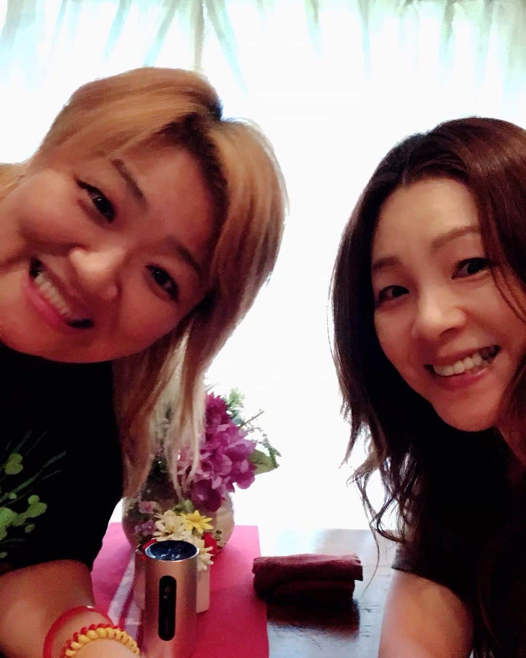 井上貴子のインスタグラム：「今日は10月10日。  昔は体育の日で祝日だった（はず）  なんと！！！ 井上京子選手とアタシ井上貴子の デビュー32周年です。  入寮した日を鮮明におぼえている。  大笑いして 悔し泣きして 我慢して コソコソ話して 本気で辞めるの止めて 怪我して耐えて 励まして 99代をやるせない思いで返上し 100代を死ぬ気でとった チャンピオンになった  かけがえのないパートナーとなり  勝手に運命の人だとおもっている。  書ききれない想い…  そして  尊敬…  明日は後楽園ホール。  32年前とと同じ  井上京子vs井上貴子  18歳だったアタシたち。  50歳になった。（もーすぐ51歳）  11時半スタート！ オープニングマッチです。  Happyで^ ^  コロナ禍に携わる 全てのお仕事の皆様。  心から 感謝しています。  引き続き油断せず お気をつけて お過ごし下さいませ。  #井上貴子  #LLPWX #女子プロレス #TikTokはじめてみた #紅緒と柊音 #トイプードル #イチナナ動画配信 #ディアナ女子プロレス #10月11日後楽園ホール #Twitterも見てね #10月10日デビュー記念日 #感謝 #STOPCOVID19」