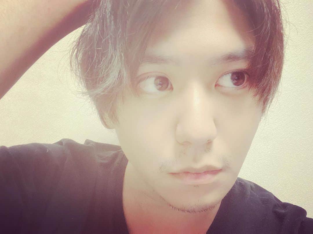 佐野和真のインスタグラム：「癖っ毛なんです。」