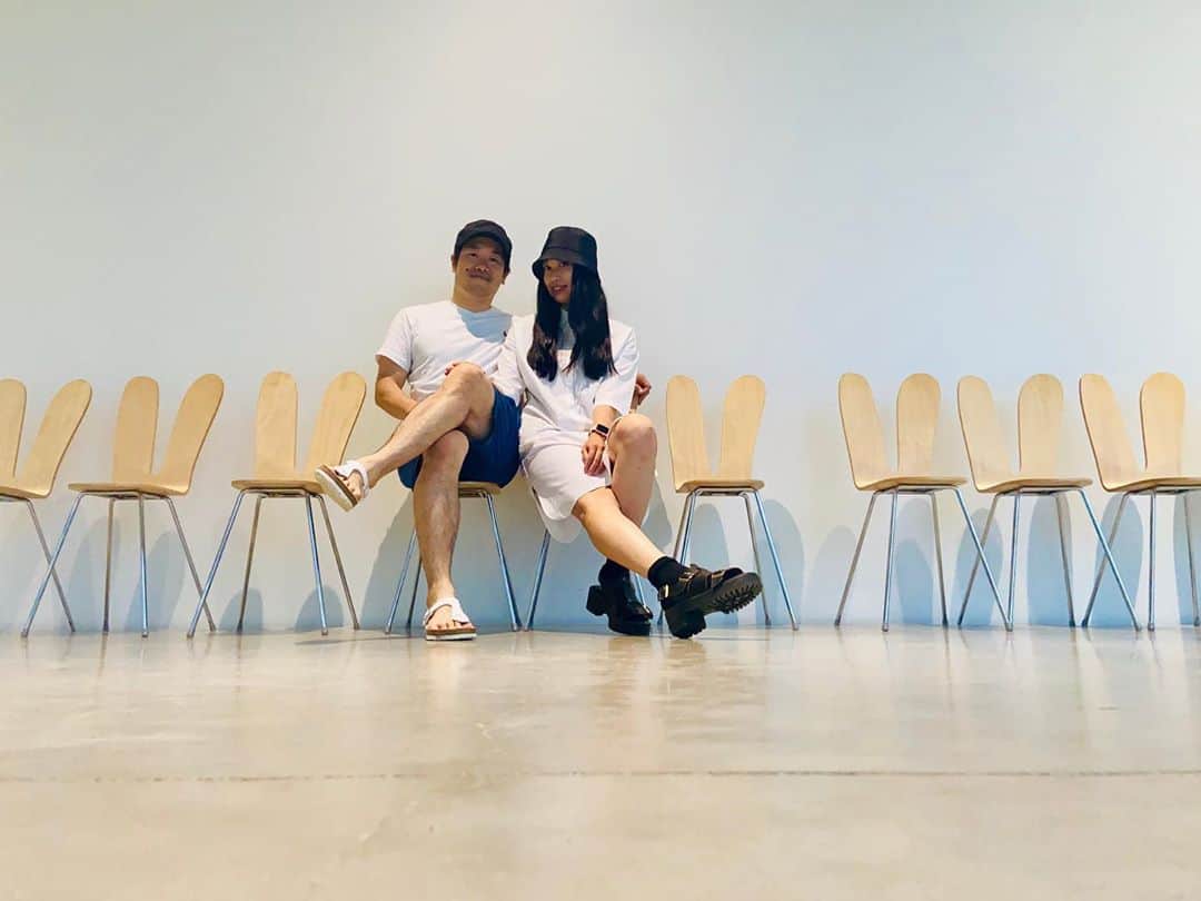 岩本憧子のインスタグラム：「. ご報告です🔔 . 本日、10月10日に上野修さんと入籍致しました！ . まだあまり実感はありませんが、 尊敬する修さんと楽しく笑顔溢れる家庭を築いていきたいと思います🕊 . 暖かく見守って頂ければ幸いです😊 . #wedding  #入籍 #20201010」