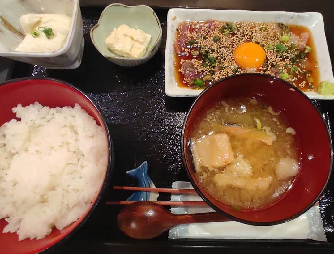 日向正樹のインスタグラム：「今日は、浜の漁師めしです！ ごちそうさまでした！ #海鮮ふぃっしゅ」