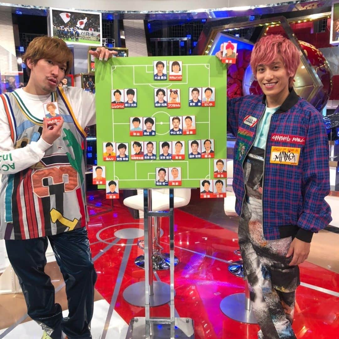 日本テレビ「日テレサッカー」さんのインスタグラム写真 - (日本テレビ「日テレサッカー」Instagram)「昨日 #日本代表 戦の 副音声🗣& 顔出し生配信💻に 出演してくださった #EXIT さん✨  #りんたろー。さんと #兼近大樹 さんが 🇯🇵日本代表のスタメンを #第7世代 の芸人で例えると…🤔  最強のベストイレブン(？)が完成⁉️  #daihyo  #日テレ #EXITと日本代表戦」10月10日 12時00分 - ntv_football