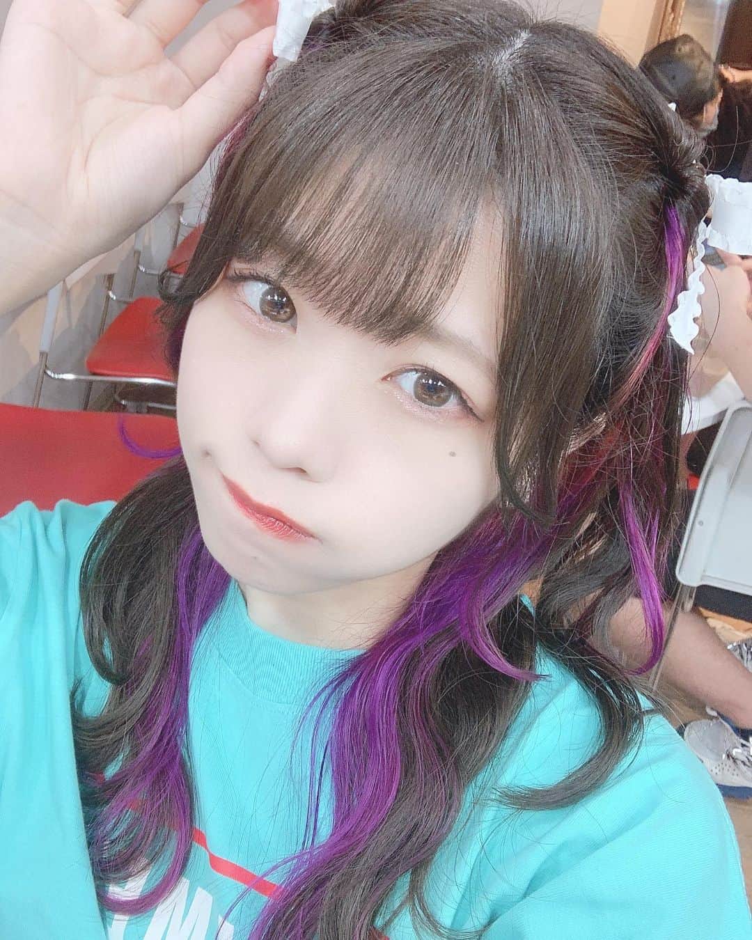 双葉凛乃のインスタグラム：「❤︎  次の髪色は何にしようかな、  この髪色好きって言ってくれるかなって考える  女の子してる時間が死ぬほど好きです。  #アイドル #自撮り #japaneseidol #japanesegirl #kawaiigirl #selfie #偶像 #自拍 #インナーカラー #ヘアアレンジ」