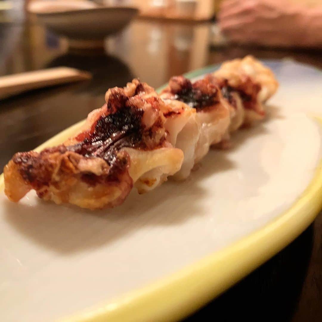 池内万作さんのインスタグラム写真 - (池内万作Instagram)「先日のディナー。 地元の名店福寿司へ。 イカ口、キンメの煮付けに地魚の握りを。 あー旨かった。 たまりませぬ。 ごちそうさまでした！ #イケウチ家のグルメ旅」10月10日 12時27分 - mandeshita
