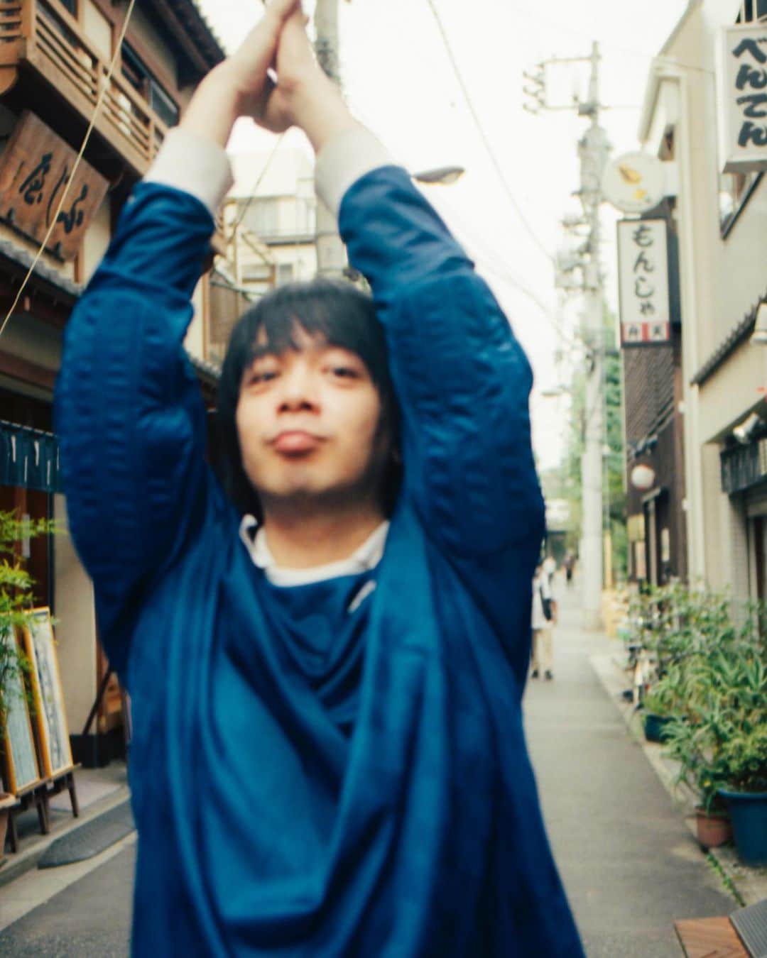 のインスタグラム：「音楽と人 銀杏BOYZ 峯田和伸  #35mm  #filmphotography  #film #ポートレート #portrait #峯田和伸 #銀杏boyz」