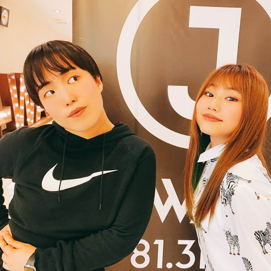 RIRIさんのインスタグラム写真 - (RIRIInstagram)「📻J-WAVE MARUNOUCHI MUSICOLOGY  本日10/10の17:00〜、先週に続いてゆりやんさんとのアリアナトーク第2弾が放送されるよ！❤️ 大好きなゆりやんさんとのトーク本当に楽しすぎたので是非みんなチェックしてみてね！！✨  番組内でお知らせいただきます配信ライブフェス情報は、日程の変更がありましたので、そちらは改めてまた私から詳細などお知らせします🙏 私も今からエキサイトしているので、楽しみにしていて下さいね‼️✨  @jwave813 @yuriyan.retriever #musicology #jwave #radio #arianagrande #talk #トーク」10月10日 12時48分 - riri_tone