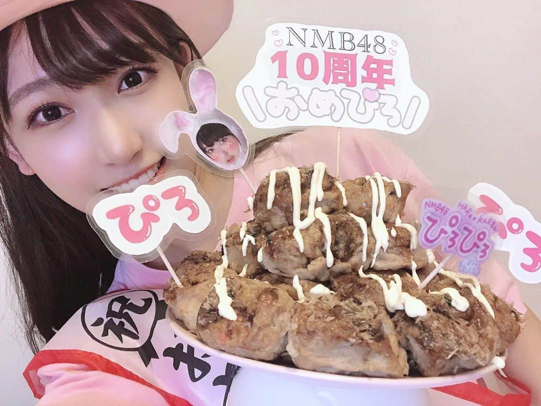 原かれんさんのインスタグラム写真 - (原かれんInstagram)「᯽ NMB48 10周年 . . . . たこ焼き府民はたこ焼きでお祝い . . プロップスもラミネートして作ったのだ♡ . この日のたこ焼きは じゃんぼ総本店。@jumbotako  . . #記録用post  . . . . #シングル選抜  #原かれん #かれんたん #nmb48  #kawaii #instagood #followｍe  #instagood #instalike #love #핑크 #페션스타그램 #01년생  #ありがとう #감사합니다 #기념일  #記録用」10月10日 12時57分 - karen_hara315