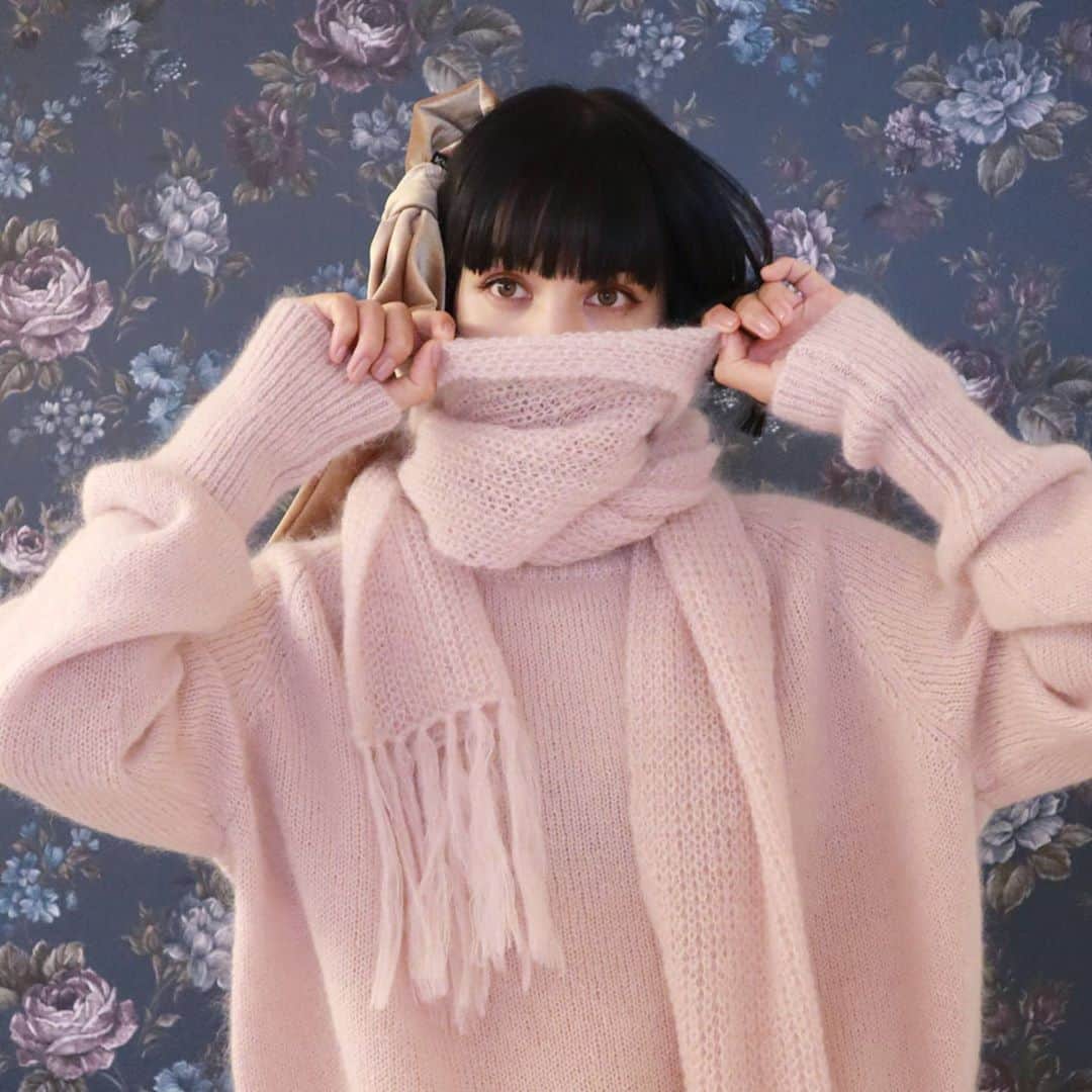 ケイティさんのインスタグラム写真 - (ケイティInstagram)「𝙛𝙞𝙡𝙡𝙚𝙙 𝙬𝙞𝙩𝙝 𝙛𝙡𝙪𝙛𝙛𝙮 𝙛𝙡𝙪𝙛𝙛𝙮💭  #knittedbykatiebrand  #katiethestore」10月10日 13時00分 - katie_tokyo