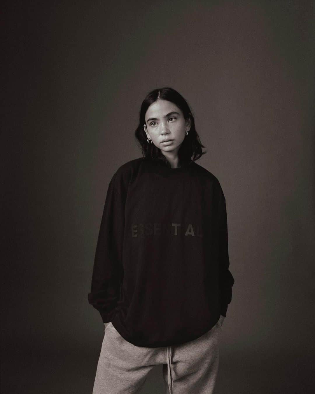 I.T IS INSPIRATIONさんのインスタグラム写真 - (I.T IS INSPIRATIONInstagram)「The @essentials new season has launched today. - The ESSENTIALS FW20 range boasts the line’s signature haul of understated and timeless pieces, including sweatpants, outerwear, and footwear, and the prices remain as appealing as ever. There’s a new addition this season, though. Faded indigo jeans and denim jackets stand out as a highlight. - @fearofgod @jerrylorenzo #ITHK #ITisInspiration #essentials #fearofgod #fog #jerrylorenzo #fw20」10月10日 13時21分 - ithk