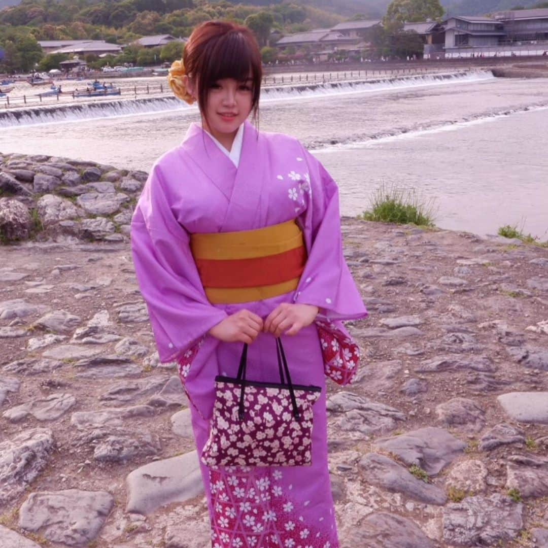 堀ジーンさんのインスタグラム写真 - (堀ジーンInstagram)「シンプルな藤紫の着物💜 Simple Wisteria Purple Kimono💜 #着物 #kimono」10月10日 13時30分 - horijeanne