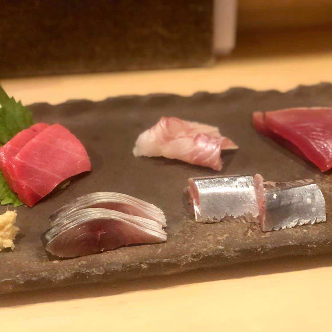 三浦瑠麗さんのインスタグラム写真 - (三浦瑠麗Instagram)「昨夜のお店。友人と十四代。旬のさんまは焼き魚と刺身で。うなぎの炊き込みごはんがとびきり美味しかった。青山椒の粒がうまみを引き立てている。」10月10日 13時42分 - lullymiura