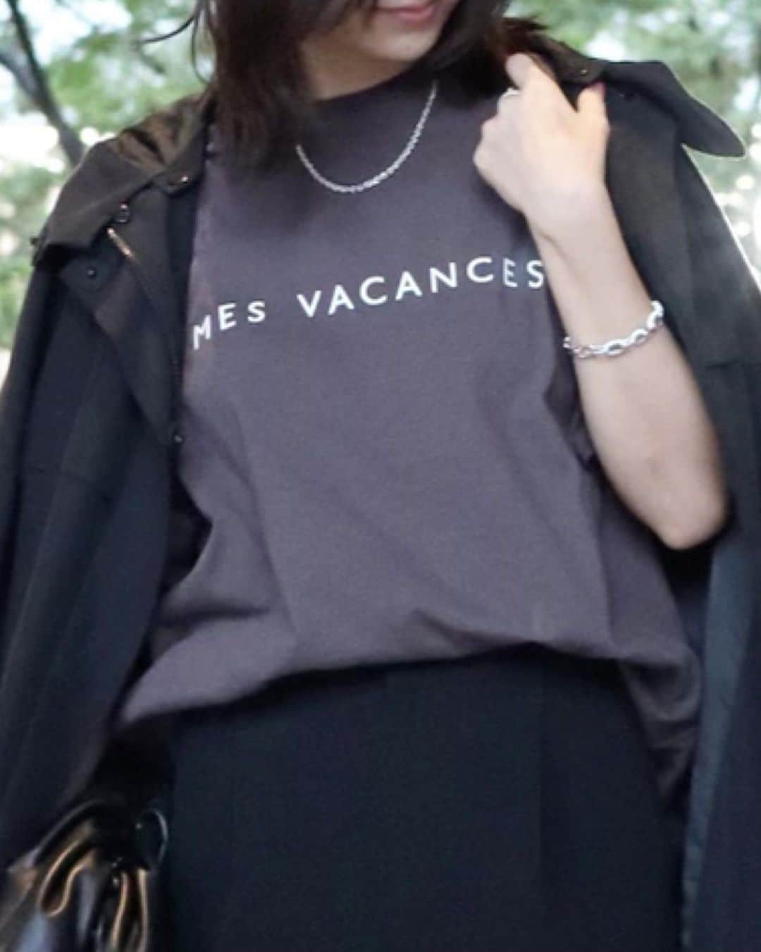 笹倉麻耶さんのインスタグラム写真 - (笹倉麻耶Instagram)「柴崎コウさんがプロデュースされているMES VACANCES（ミヴァコンス）の ユニセックスTシャツを着てコーデ @mes_vacances_official  ・ ・ MES VACANCESは 地球環境に配慮された サスティナブルなブランド 素材にもこだわりがって、 お洒落感動の高い人を中心に 注文されているブランド✨ ・ ・ わたしのTシャツは、シンプルなロゴが 今のしたいコーデにぴったりだった。 ユニセックスサイズでゆったりしてるのも良かった❤️ この色すごく合わせやすい✨ ・ ・ 今、MES VACANCESは、キャンペーン中だよ☝️ 10/1（木）~10/11（日）まで  ・新規会員登録1,000ポイントプレゼント ・全商品を対象にポイント5倍 ・送料無料 です！ ・ ・  #ミヴァコンス #MESVACANCES #sustainable #botanical　 #botanicaldye #大人カジュアル  #大人コーデ #秋コーデ  #アラフォーコーデ  #40代コーデ  #パーソナルカラー #顔タイプ診断  #パーソナルスタイリスト」10月10日 13時49分 - nicomaya2525