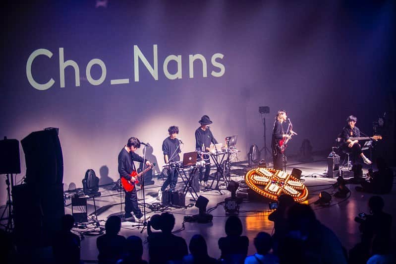 辻村有記のインスタグラム：「【Cho_Nans】 @cho_nans_atotori  昨晩、音楽も担当させていただいているNISSAN PAVILIONでのCho_Nansライブとても盛り上がりました😊 Cho_NansのYoutubeよりアーカイブ、是非是非ご覧ください‼︎  #chonans #live #at #nissan #pavilion  photo @yuki_0422ame」