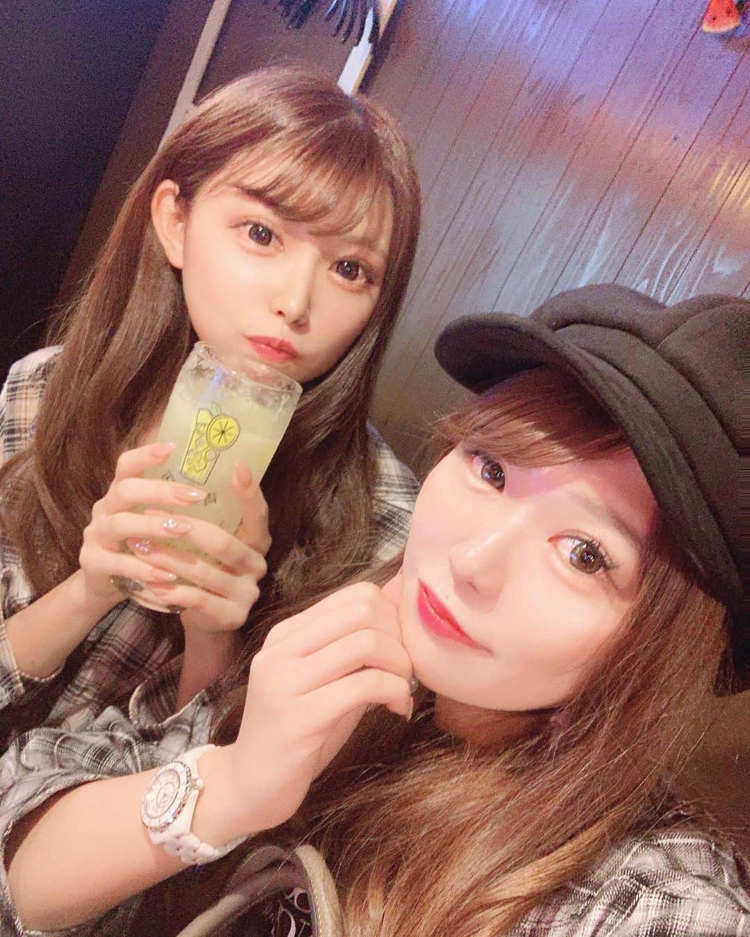 のインスタグラム：「.. . まいちゃんと青果酒店へ💕 @seikasaketen  . 大阪府大阪市中央区東心斎橋2-3-17 パピヨンビルB1F . Club IRIS 愛咲 えれな  . #愛咲えれな #きゃばきゃば #撮影 #キャバ嬢 #iris #キャバクラ #クラブ #ミナミ #北新地 #宗右衛門町 #ポケパラ #指名 #えれな #シャネル #バースデーイベント #シャンパン #アルマンド #踊れるキャバ嬢 #踊れるキャバ嬢といえばえれな #イリス #ホステス #いいね返し #キャバ #ソウメイジャパン #ベルロゼ　#クラブイリス #黒髪ロング #フォロー増やしたい」