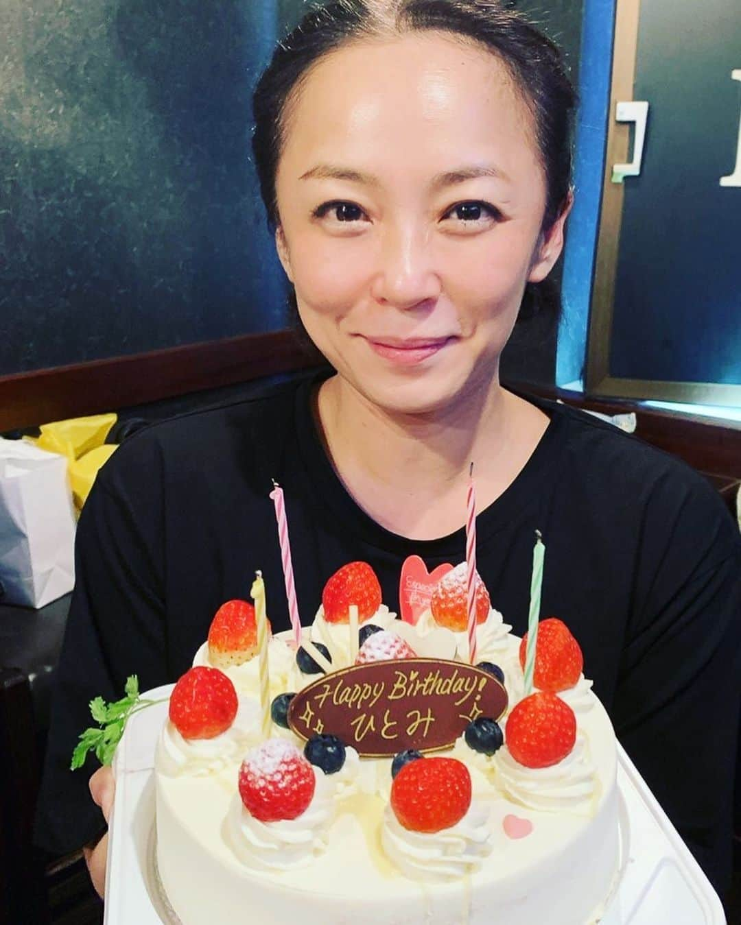 佐藤仁美さんのインスタグラム写真 - (佐藤仁美Instagram)「41歳になりました❣️❣️ お祝いしてもらいました❣️❣️ 楽しかったー❣️❣️❣️ ありがとう❣️❣️❣️❣️  明るく楽しく健康な年にしたいと思います❗️ これからも よろしくお願いします❗️  #誕生日 #海老 #大好物 #嬉しい #ありがとう」10月10日 14時43分 - sato.hitomi.19791010