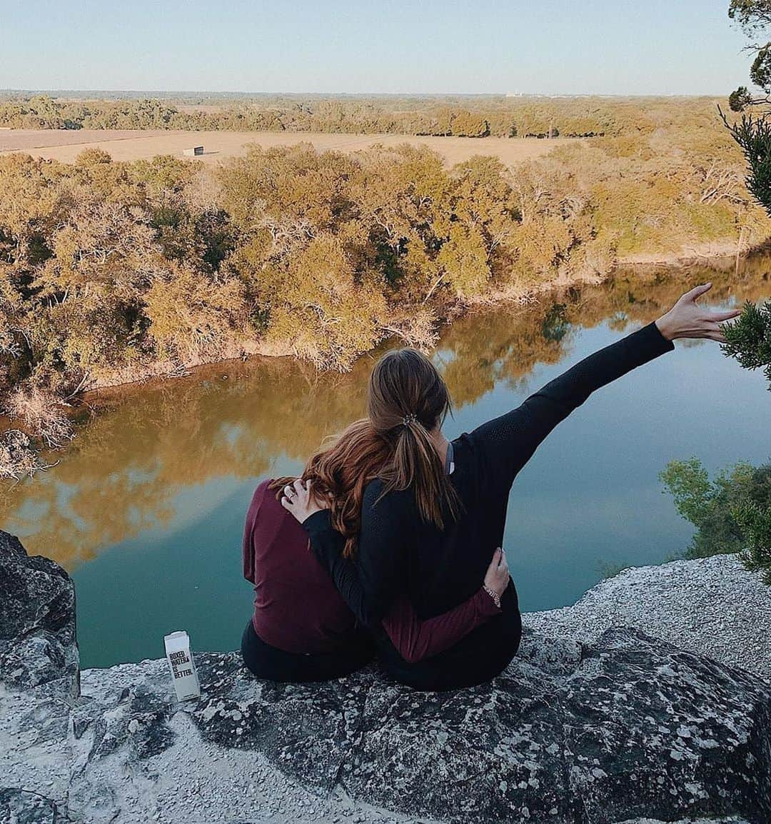 BoxedWaterさんのインスタグラム写真 - (BoxedWaterInstagram)「Have you planned your next outdoor excursion? Don’t forget to bring your Boxed Water with you to help us plant 1 million more trees! Post a photo or video of your boxed water, tag @boxedwater and hashtag #betterplanet and we'll plant a tree for you! 🌲 📷: @oliviab.lane」10月11日 2時34分 - boxedwater