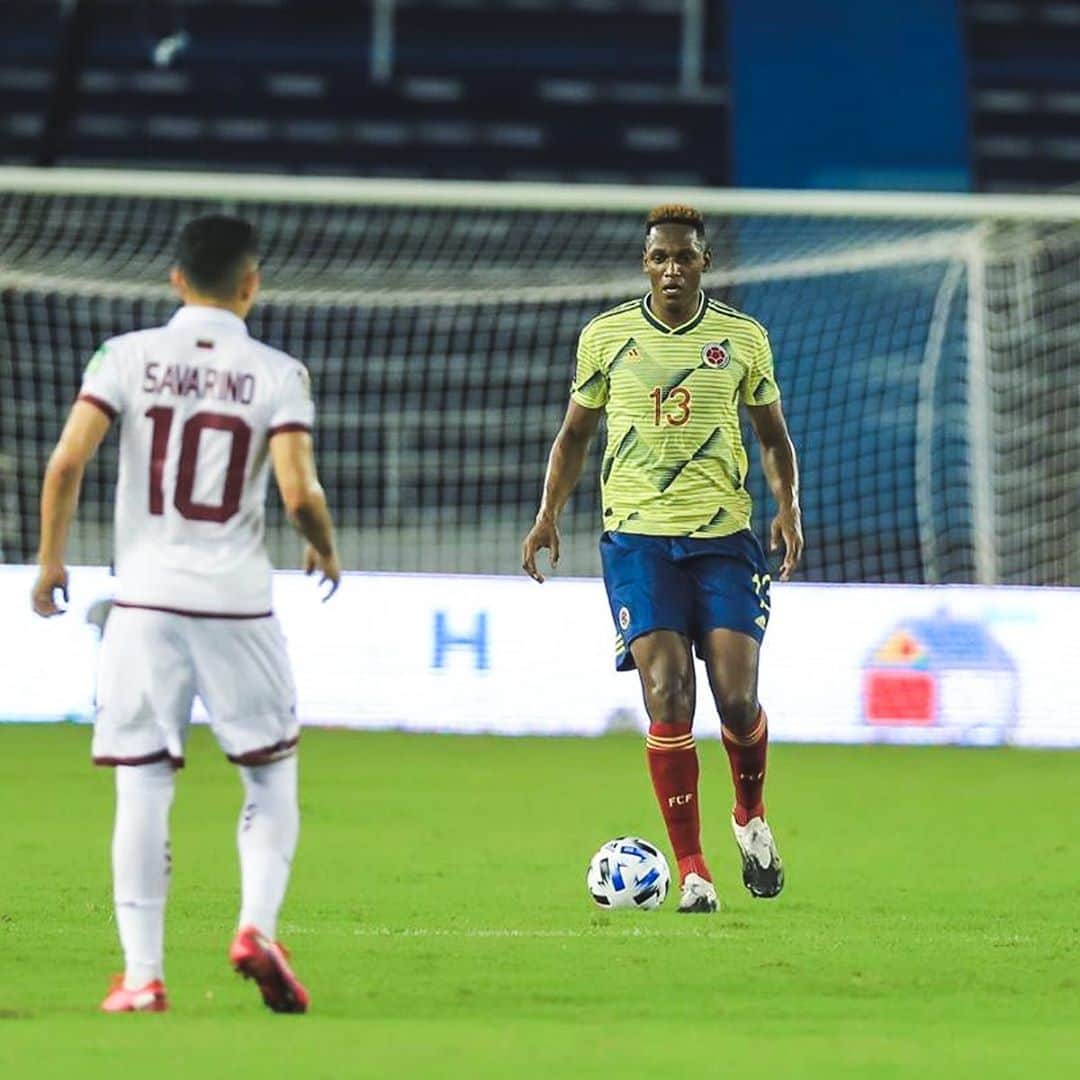サッカー コロンビア代表チームのインスタグラム：「📸 Postales de un gran debut 🙌🏼  Revive los mejores momentos del triunfo vs Venezuela por las Clasificatorias a la Copa Mundial de la FIFA Catar 2022 🙌🏼⚽  #VamosColombia 🇨🇴」