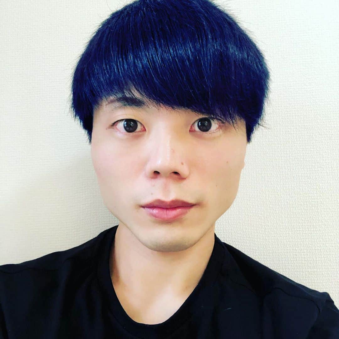 ブレイクスルー佐々木のインスタグラム：「髪染めた🥺」
