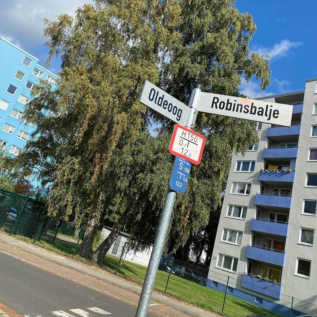 カリム・ベララビのインスタグラム：「Old Hood」