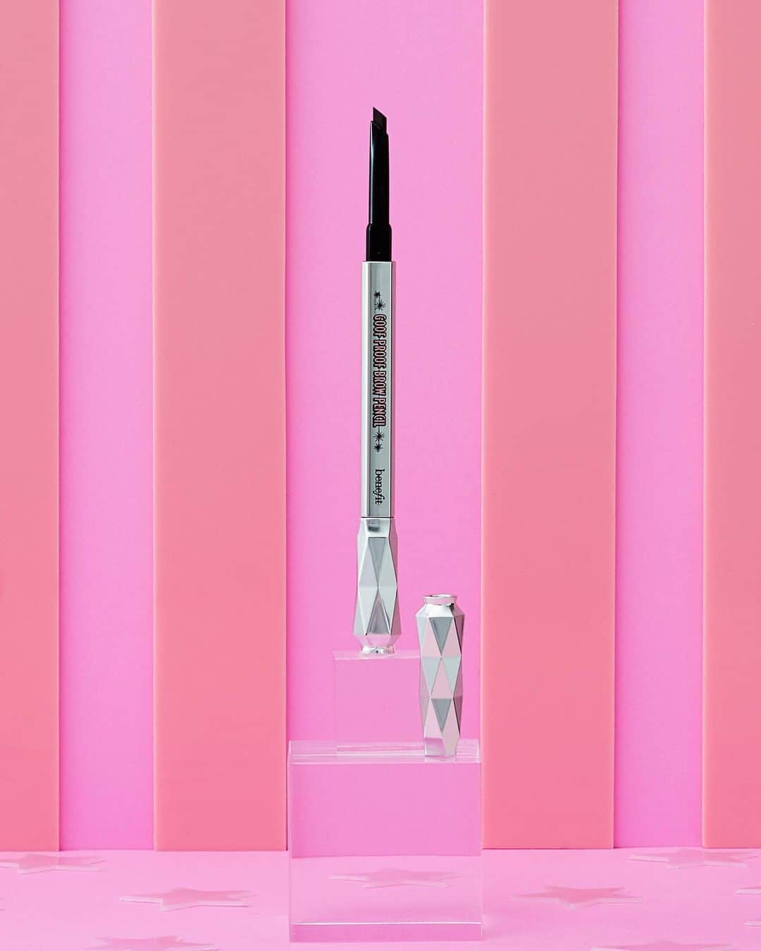Benefit Cosmeticsさんのインスタグラム写真 - (Benefit CosmeticsInstagram)「The Pink Party 💕 is here to build brows better! #goofproofbrowpencil’s platform: ✅ Make filling & shaping brows EASY ✅ Get the job done FAST! ✅ Ensure that anyone can have great brows! ❗ This is your daily reminder to VOTE! Whether you mail-in your ballot, drop it off, or cast it at the polls, your vote & your voice COUNT ✔ For important election deets, text VOTER to 26797 📲 #iamavoter #benefit」10月11日 2時14分 - benefitcosmetics