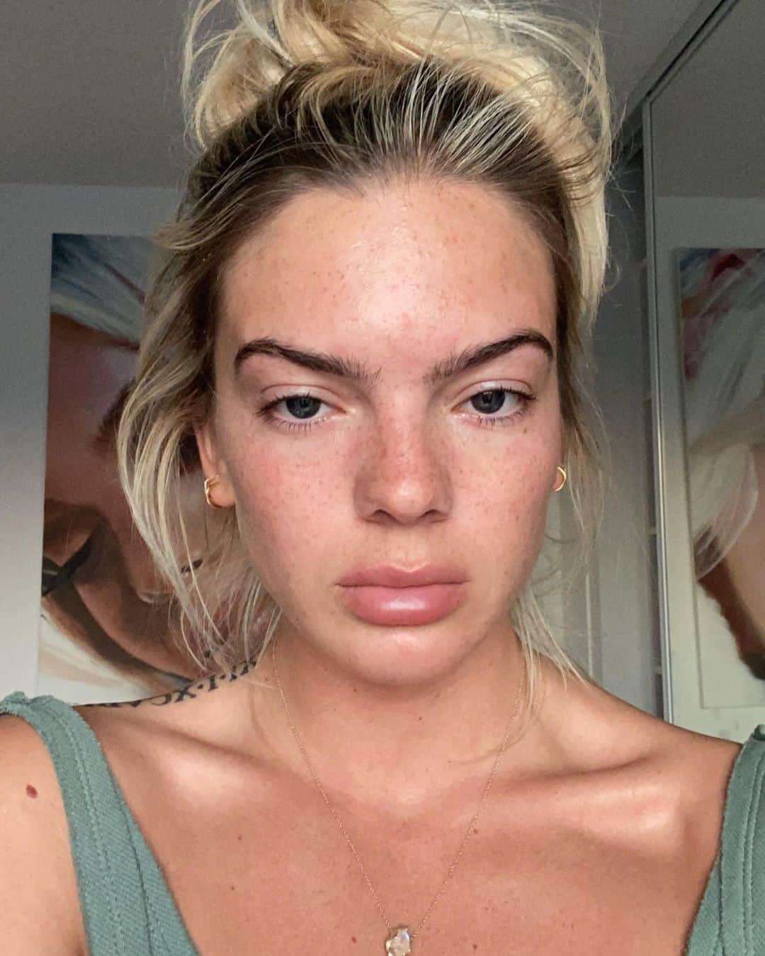 ルイザ・ジョンソンさんのインスタグラム写真 - (ルイザ・ジョンソンInstagram)「‘I want to see what happens if I don’t give up’ ... please remember this when you’re having a bad day... I feel like I got it all out in my last few posts but you can never create enough awareness. Just because you can’t see it, doesn’t mean it’s non existent. Just because they might be smiling, doesn’t mean they aren’t hurting! You can’t escape your mind, so please be aware everyone has their own struggles 🖤#worldmentalhealthday」10月11日 2時21分 - louisa