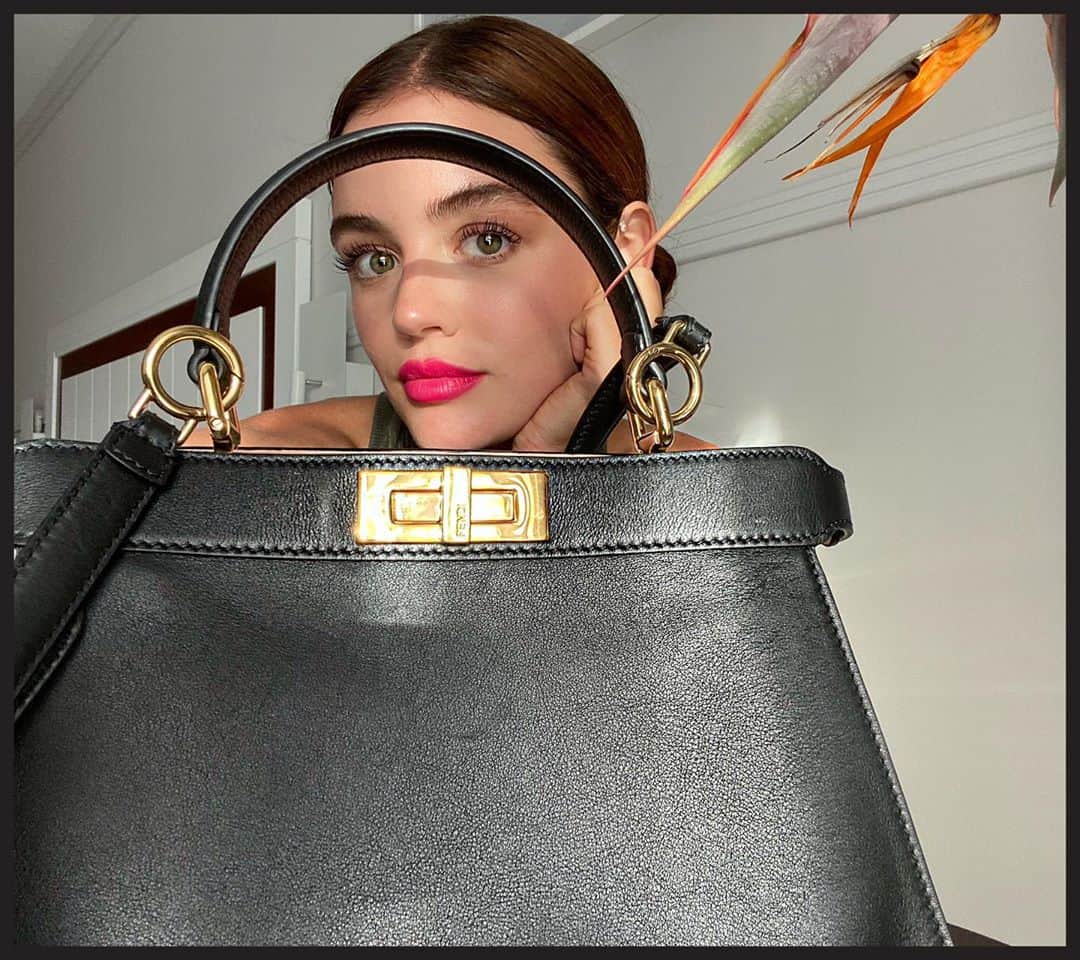 ルーシー・ヘイルのインスタグラム：「Peekaboo i👀YOU @fendi fendi @fisforfendi #fendipeekaboo #fendicons」
