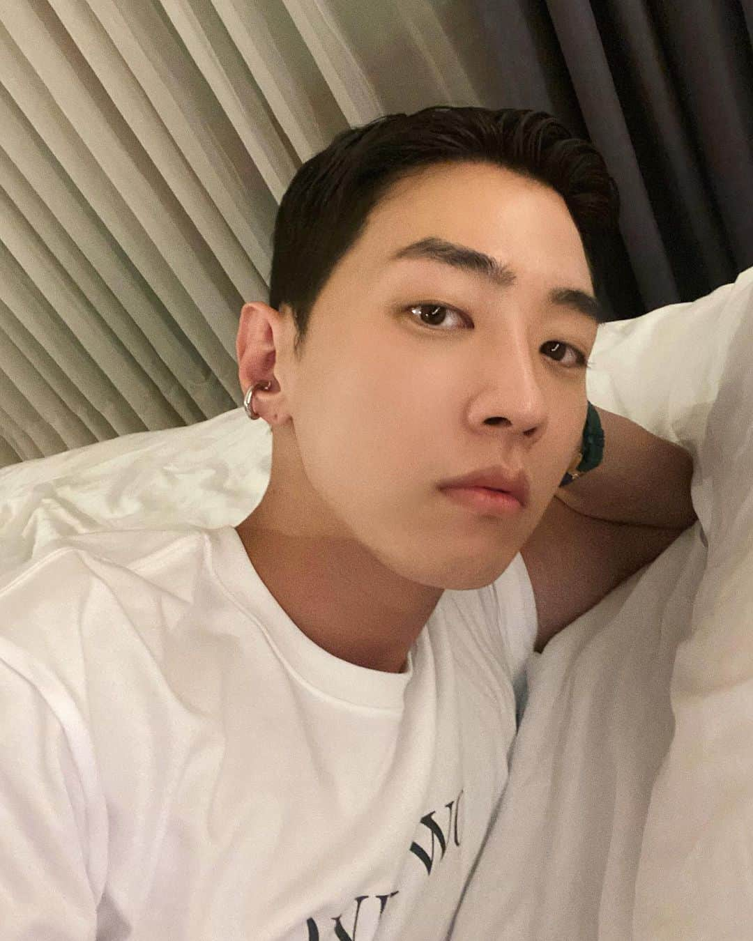 GRAYさんのインスタグラム写真 - (GRAYInstagram)「😴𝔹𝔼𝔻𝕋𝕀𝕄𝔼.」10月11日 2時23分 - callmegray