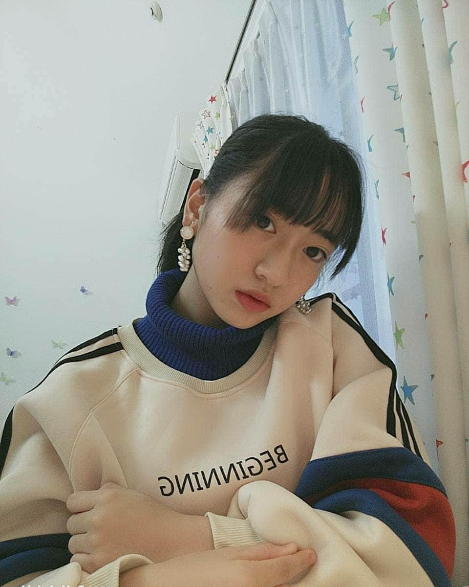 石井美凪さんのインスタグラム写真 - (石井美凪Instagram)「寒い〜🥶 ︎︎ この服はちょうど春になった頃に届いたからまだ1度も着れてなかったの🙄 ︎︎ 5枚目のイヤリングはEmsexciteのです！本当はピアスなんだけど、最近はピアスをイヤリングに刺すとイヤリングになる〜っていうのがあるみたい🥺 ︎︎ #寒い#17kg #emsexcite #最近の技術って凄い#nagi服きてみた #anapgirl #ライジングプロダクション#石井美凪」10月10日 17時39分 - minagi_ishii