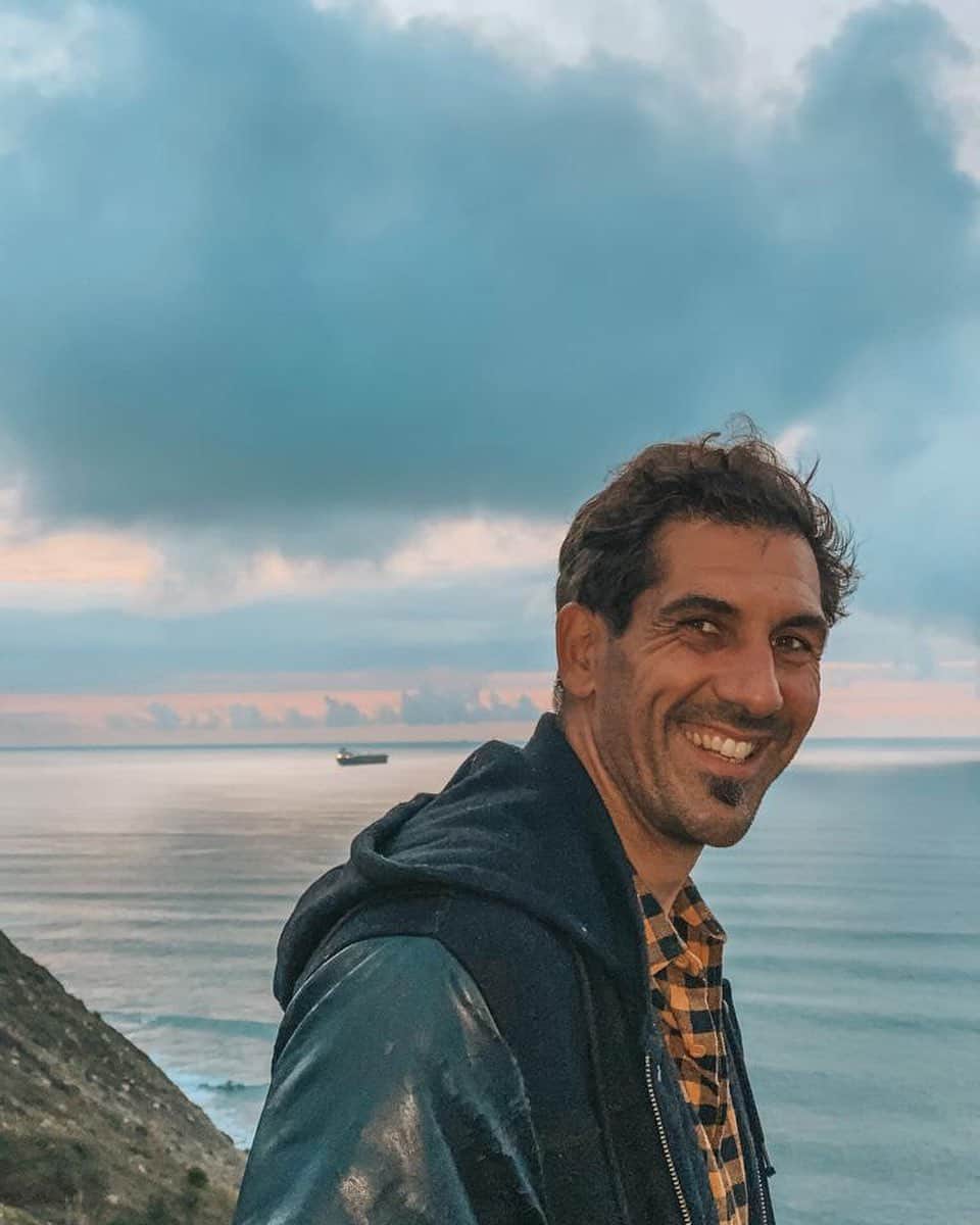 ゴルカ・イライソス・モレノのインスタグラム：「La vida está hecha de pequeños momentos como estos. #momentosunicos #favoriteplace #lugaresconencanto #beach #playa #basquecountry #ripcurl」