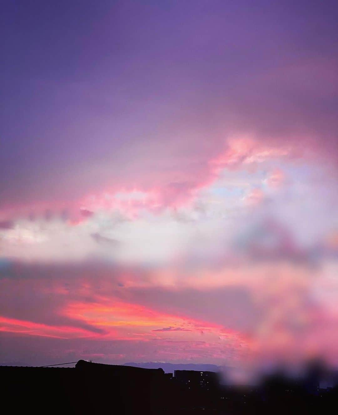 Erenaさんのインスタグラム写真 - (ErenaInstagram)「☁️幻想的な空☁️ パープルピンクでカワイイ色🎀💜💗💜 . #撮影#sky#空#幻想的な空#ピンク色の空#紫色の空#ファッション#コーデ#code#fashion#style#pink#purple」10月10日 17時50分 - o1.erena.1o_