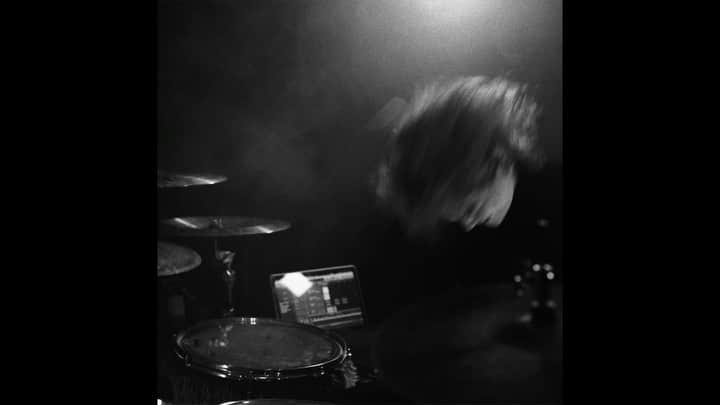 Tatsuya Amanoのインスタグラム：「YouTube第一弾ドラムビデオ公開🔔﻿ ﻿ 10月10日『ドラムの日』🥁 是非このビデオでテンション爆アゲまくってね！！ ﻿ just dropped a new drum video on my YouTube channel! I think you'll love it🔥﻿ ﻿ Full ver link is in my bio↑↑﻿ ﻿  Video by @youngmyungsong  ﻿  #crossfaith #drum #playthrough #sjcdrums #meinlcymbals #evansdrumhead #promarkdrumsticks #youtube #ドラムの日」
