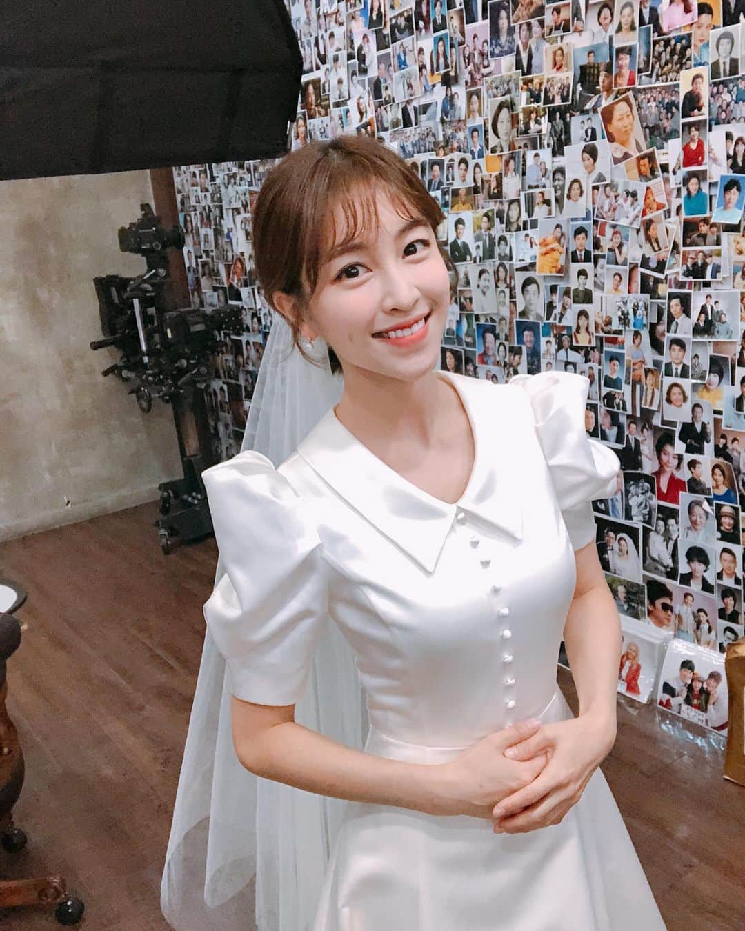 パク・ミンジのインスタグラム：「드라마용, 가짜 신부ㅎㅎ  세로버젼 😉 #fiction」