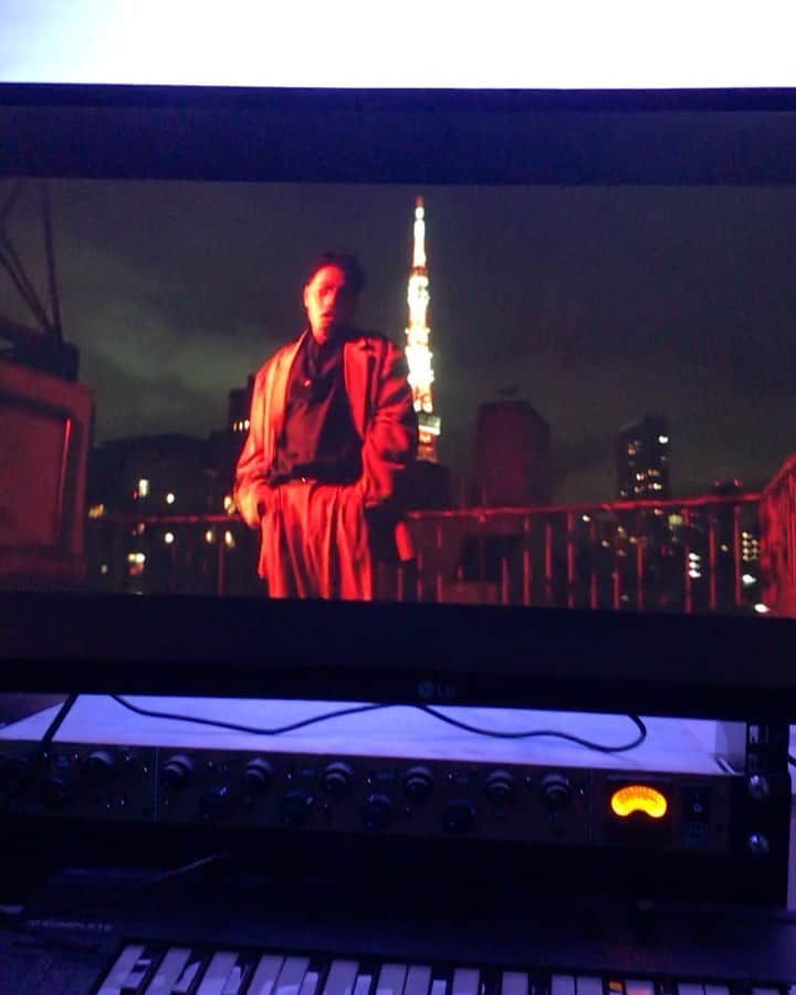 AKLOのインスタグラム：「ALI - LOST IN PARADISE feat. AKLO  配信スタートでMVも公開。 呪術廻戦のEDの映像も新鮮だった。 #呪術廻戦」