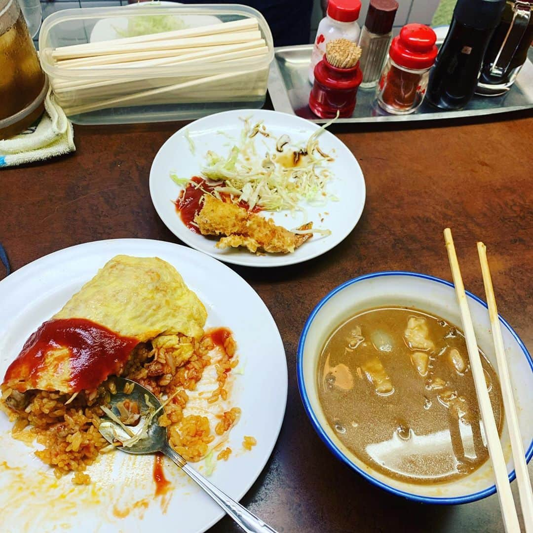 金村義明さんのインスタグラム写真 - (金村義明Instagram)「超久しぶりに 30分並んで食べれた！ オムライス＆豚汁 海老フライサービスしてくれた！有難う御座いました！ 変わらぬ味！ キャッスルの温泉♨️サウナ行って#かねむらさんぽ #かねむらさんぽやりました」10月10日 18時20分 - yoshiaki_kanemura