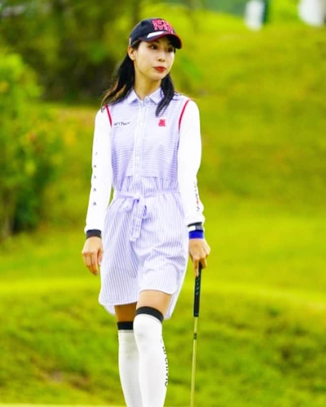 のインスタグラム：「かねひで美やらびオープン5位でした❣️❣️❣️ もちろん駄目なところもあるけれど、素直に嬉しいです😂 まだ頑張れるんだって、久しぶりに自分自身を褒めてあげれる気がしました。  これからも色んな結果と向き合わないとだめな事もあるけれど、この時の気持ちを忘れずに、ひとつひとつ積み上げて頑張ろうと思います✨  いつも応援ありがとうございます📣😊  #golf #golftournament #lpgatour #5位でした #archivio #nikegolfshoes #少し休んでまた頑張ろう」
