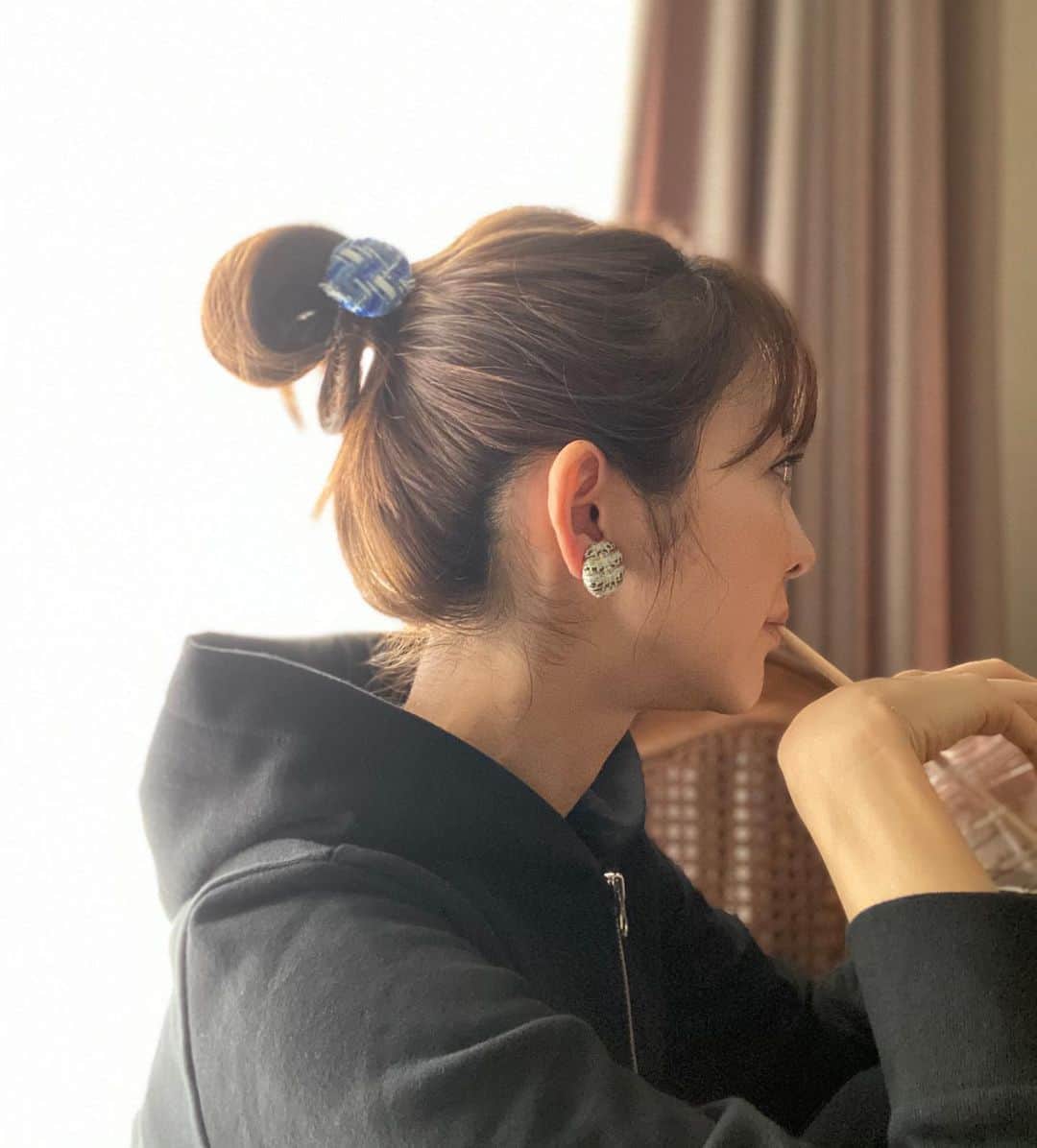 のインスタグラム：「-﻿ 一日お家day🏠﻿ ﻿ スタバにコーヒーだけ買いに行った日😅﻿ ﻿ 急に肌寒くなりましたね☔️﻿ ﻿」